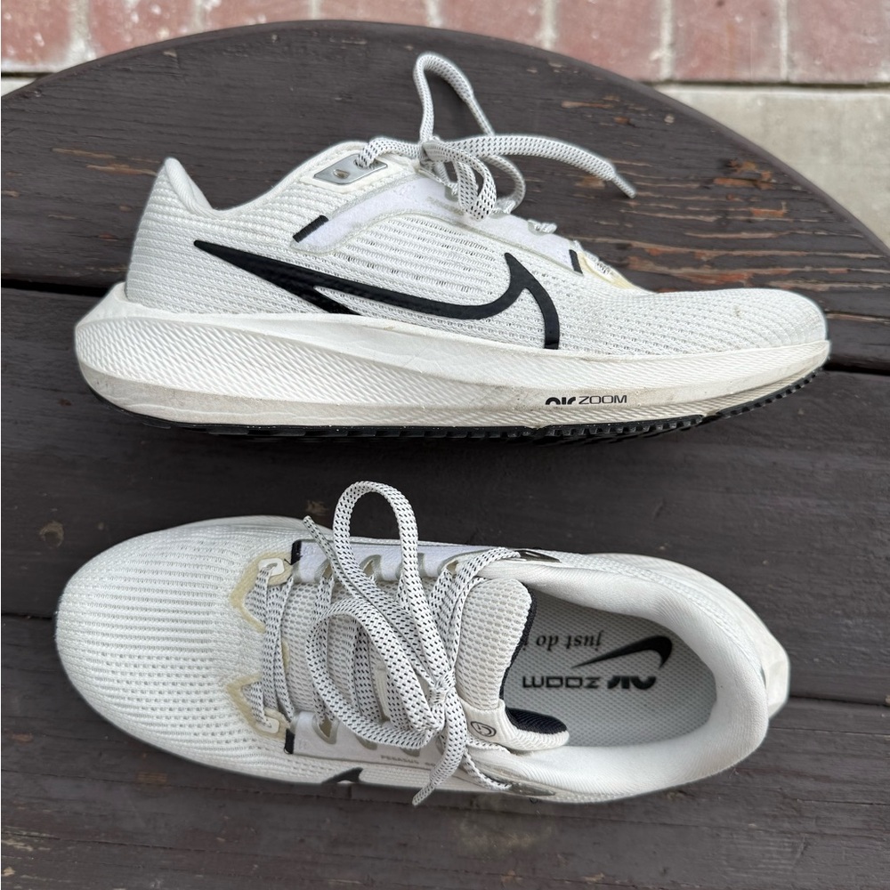 Nike AirZoom Pegasus Running White and Black Sneakers. US Women 7.5